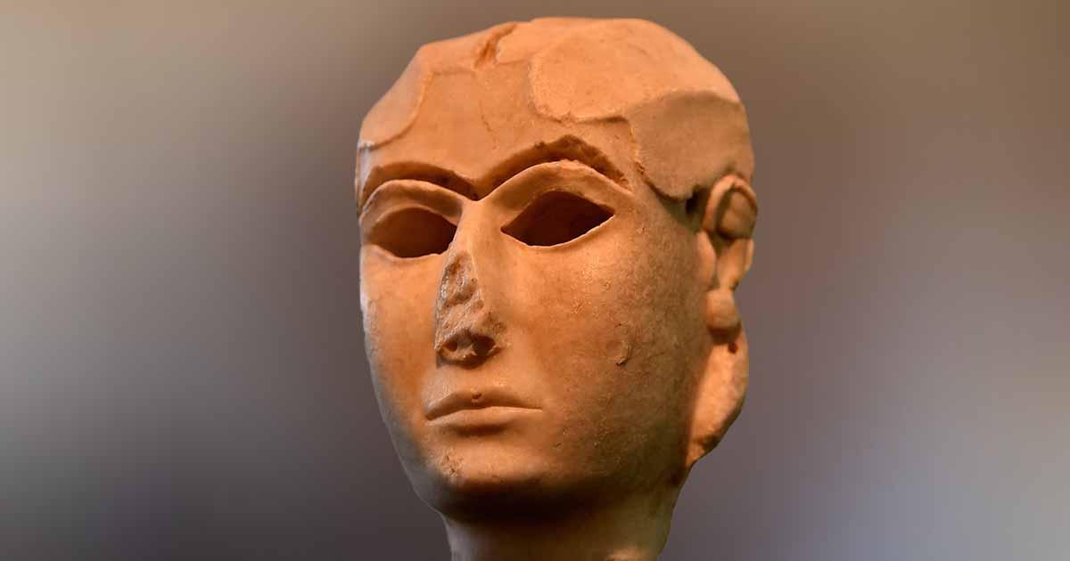 The mask of Warka, from Warka, ancient Uruk, Iraq. 3000-2900 BC. The Iraq Museum, Baghdad. Source: Osama Shukir Muhammed Amin FRCP (Glasg)/CC BY-SA 4.0