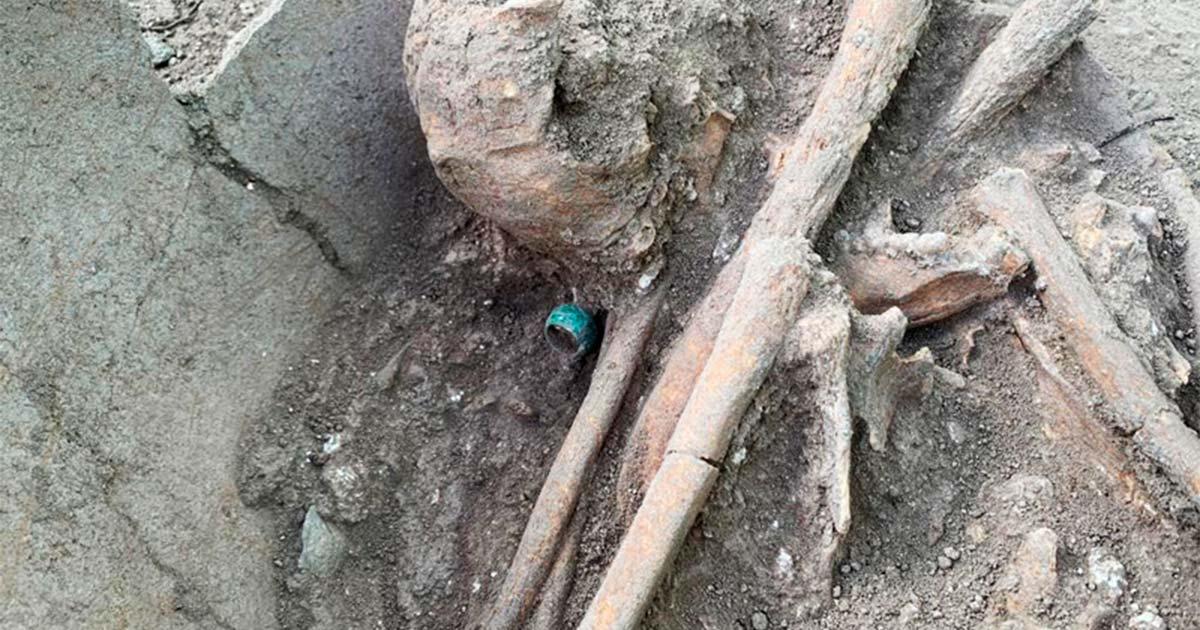 The Mayan victim with the jade ring at El Tigre. Credit: INAH Campeche.