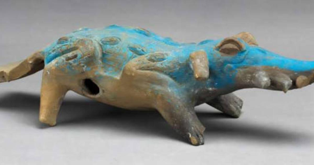 Cacao-pod-crocodile, rattle-whistle, painted with Maya Blue coloring