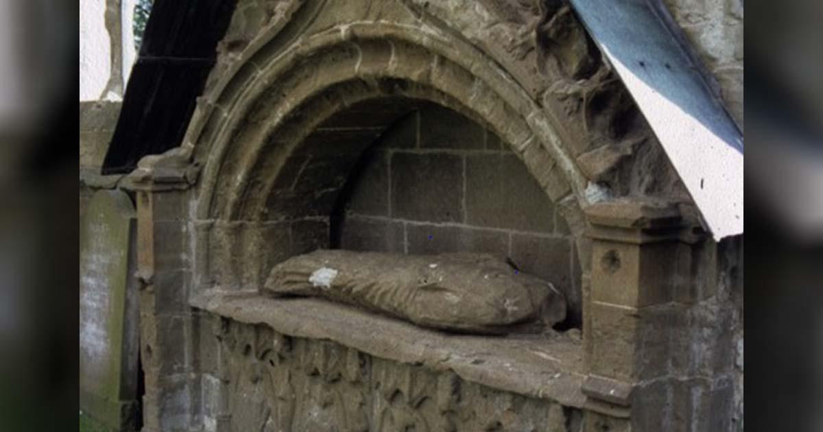 Hidden carvings have been found on the tomb of Bishop Robert Cardeny at Dunkeld Cathedral. 
