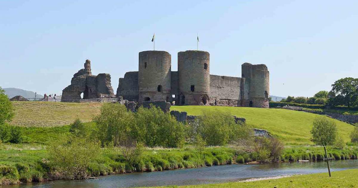 9,000-Year-Old Camping Hotspot Found Near Welsh Castle 