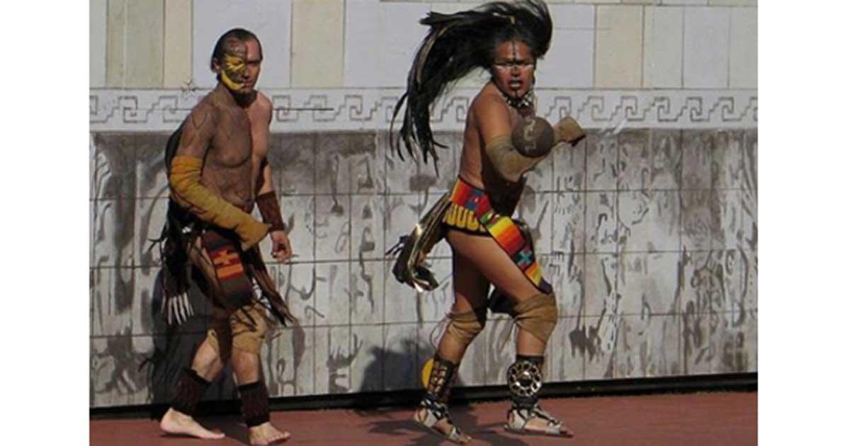 Modern day Pok-ta-pok players in action