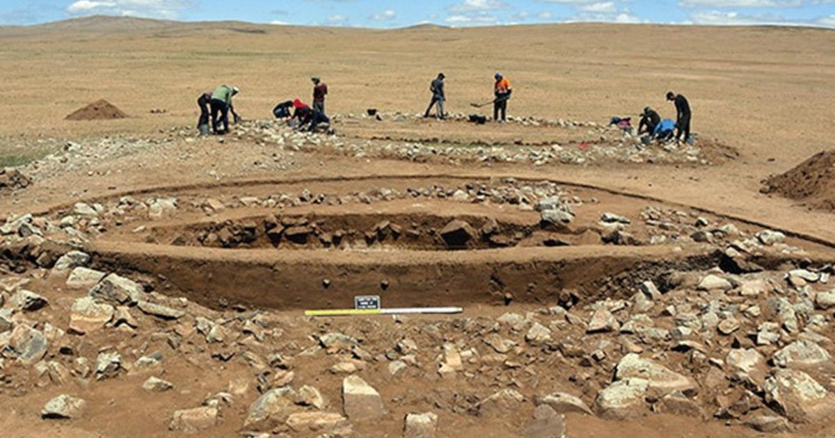 Excavation work at a Xiongnu cemetery in Mongolia.