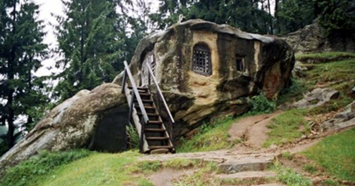 Saint Daniel’s rock hewn house, Putna