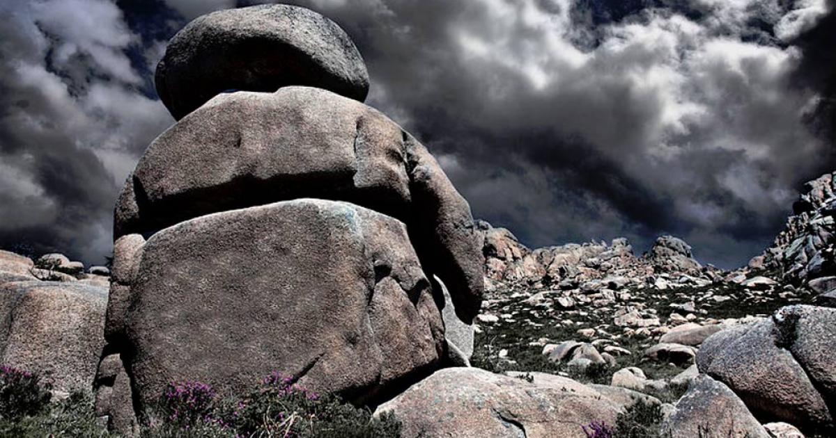 Giant rock structure in Monte Pindo. 