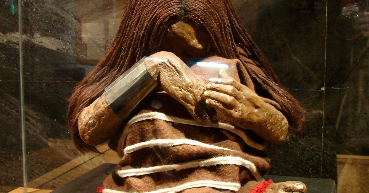 A child mummy found at high-altitude in the Andes. Source: Jason Quinn / CC by SA 3.0