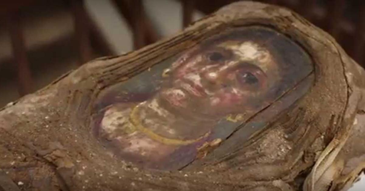 Detail of the girl’s mummy portrait. 