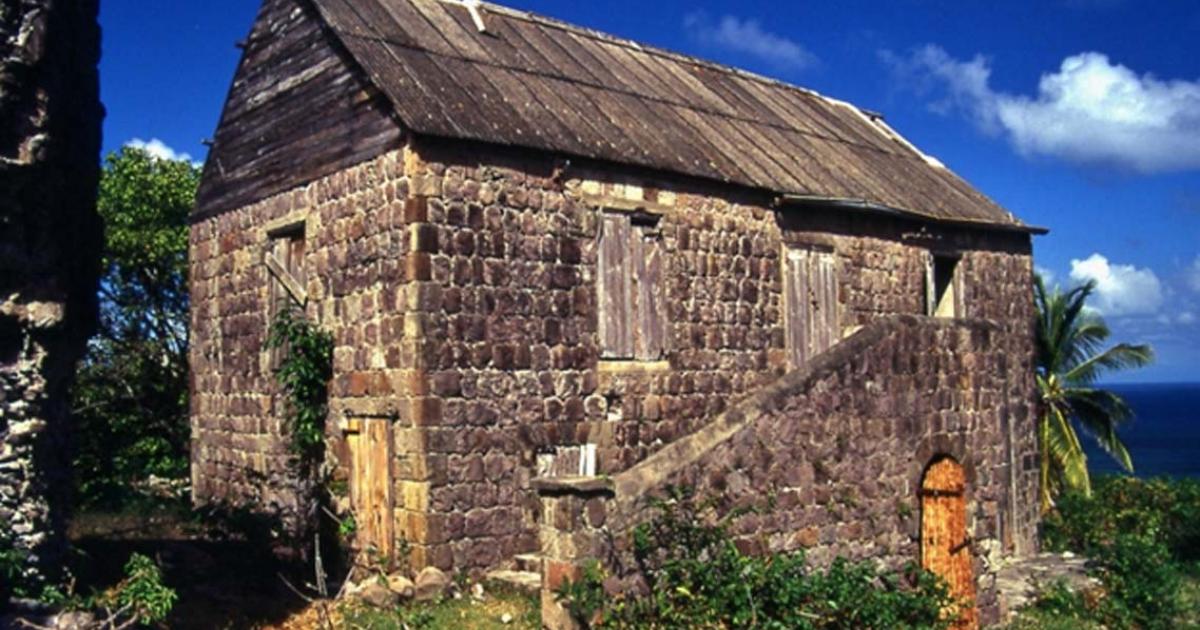 : Ruins of the Haunted Eden Brown Estate Plantation Great House c. 1740 in 1993. 