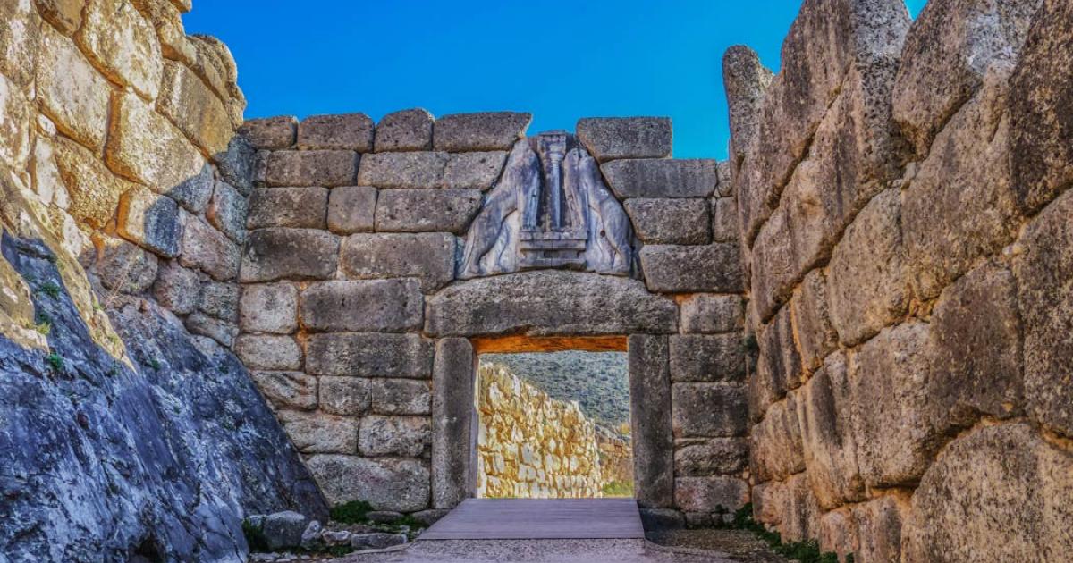 The famous Lions Gate into the hill fortress where Mycenaean armies originated.