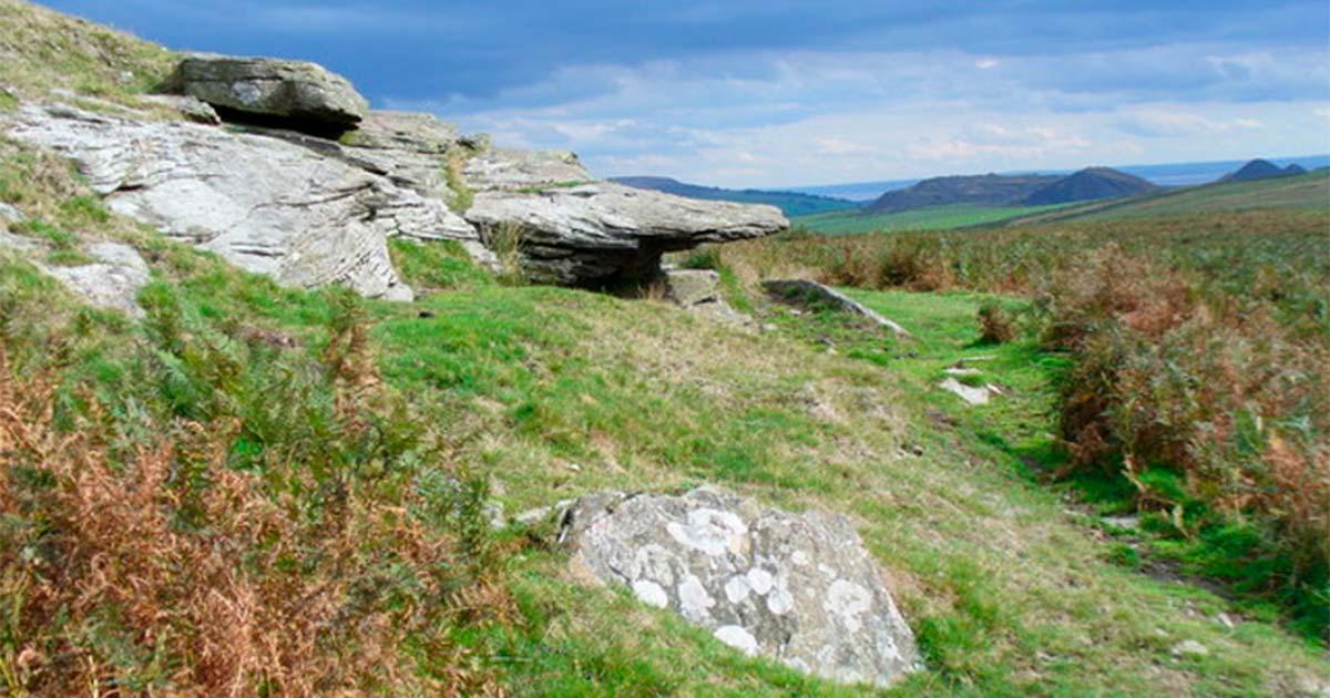 Mynydd Eglwysilan, the hill near the location of the damaged stone. Source: Colin Smith / CC BY-SA 2.0