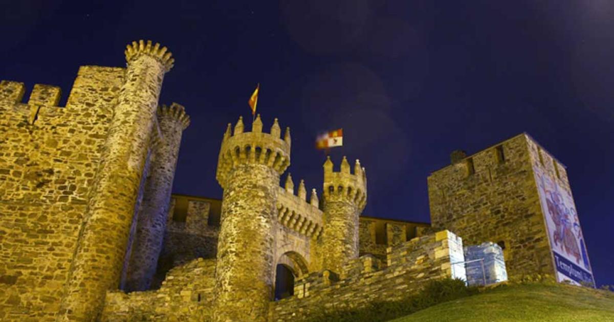 Ponferrada Castle, ‘Castle of the Templars, Leon, Northern Spain. 12th century Castle of Ponferrada by night.