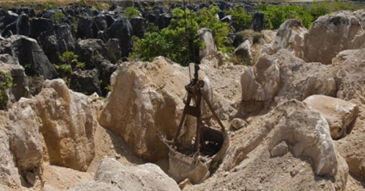 The site of secondary mining of Phosphate rock in Nauru, 2007.        Source: CC BY 2.0