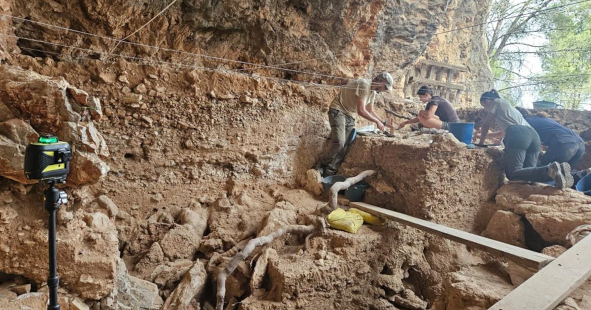 Archaeologists work inside Aguilón P5 during the 2026 excavation campaign. 