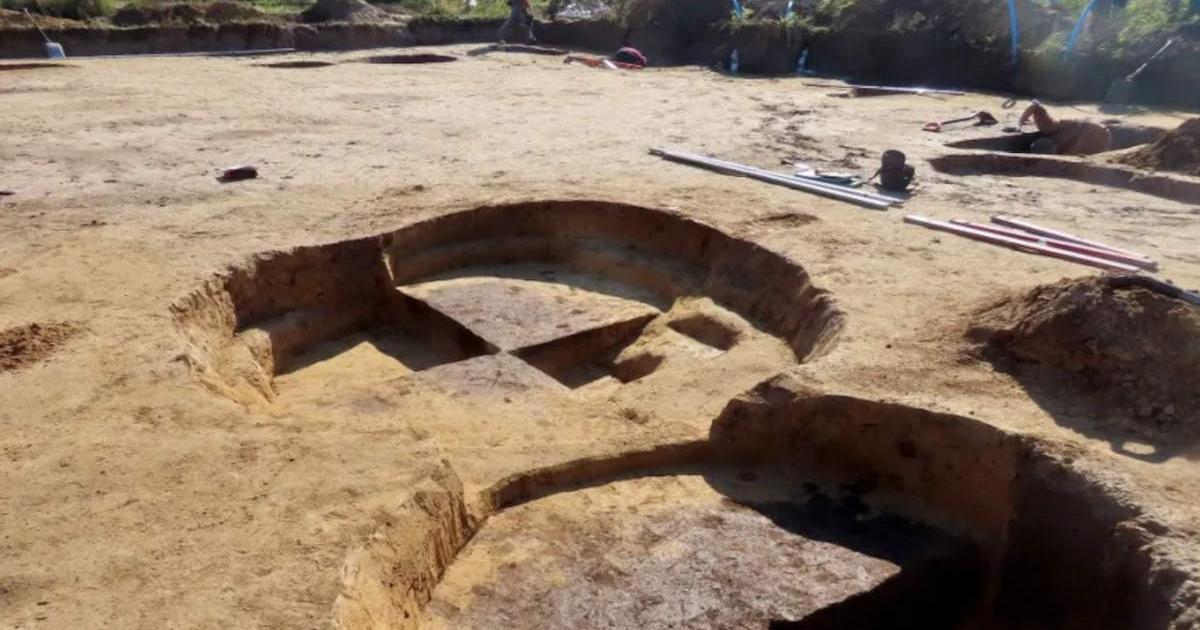 6,000-year-old Neolithic long house uncovered in Sandomierz-Mokoszyn, Poland.