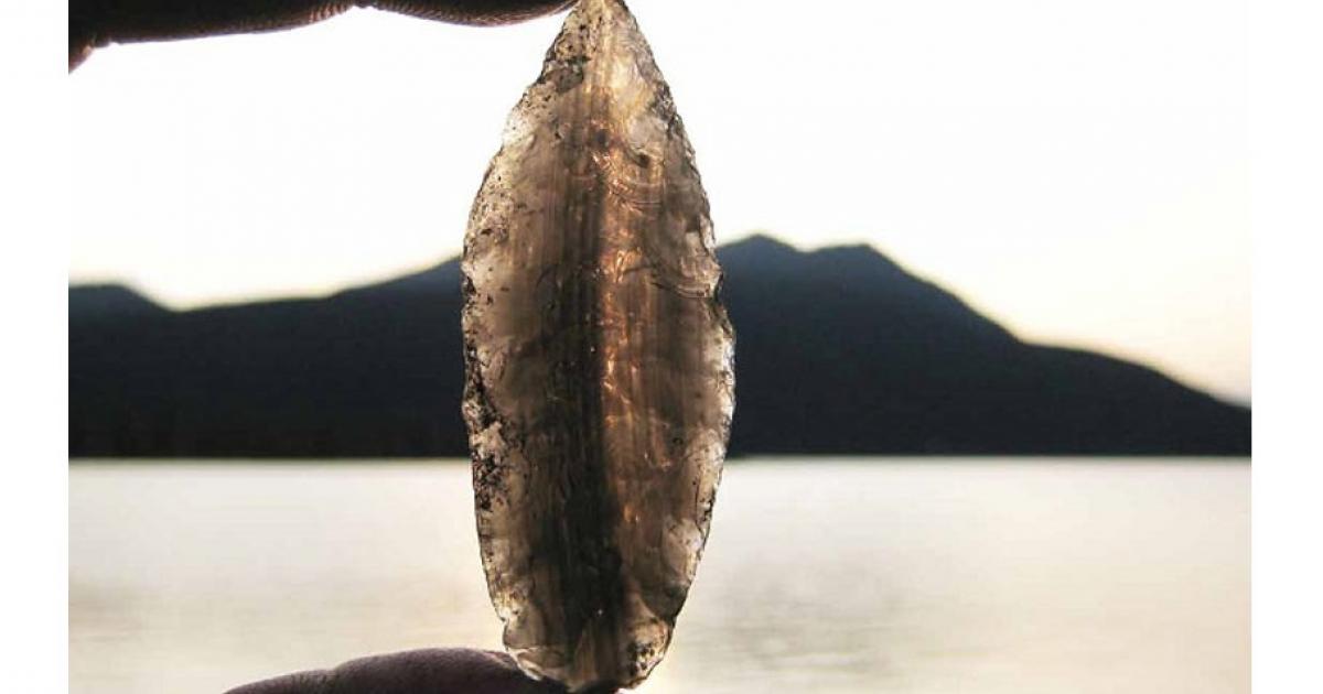 Obsidian projectile point sourced to Batza Tena, Alaska. 
