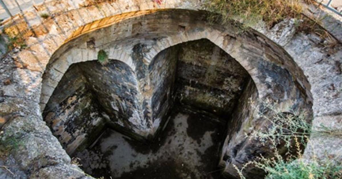 Top view of the buried building at Naryn-Kala fortress, Derbent.        Source: Credit: © NUST MISIS
