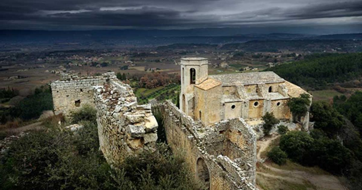 A view of Oppède Le Vieux
