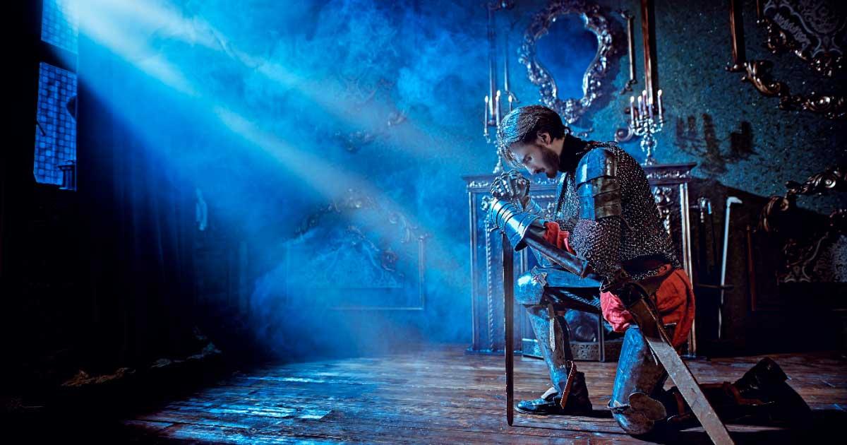 Knight giving an oath of allegiance. Source: Andrey Kiselev