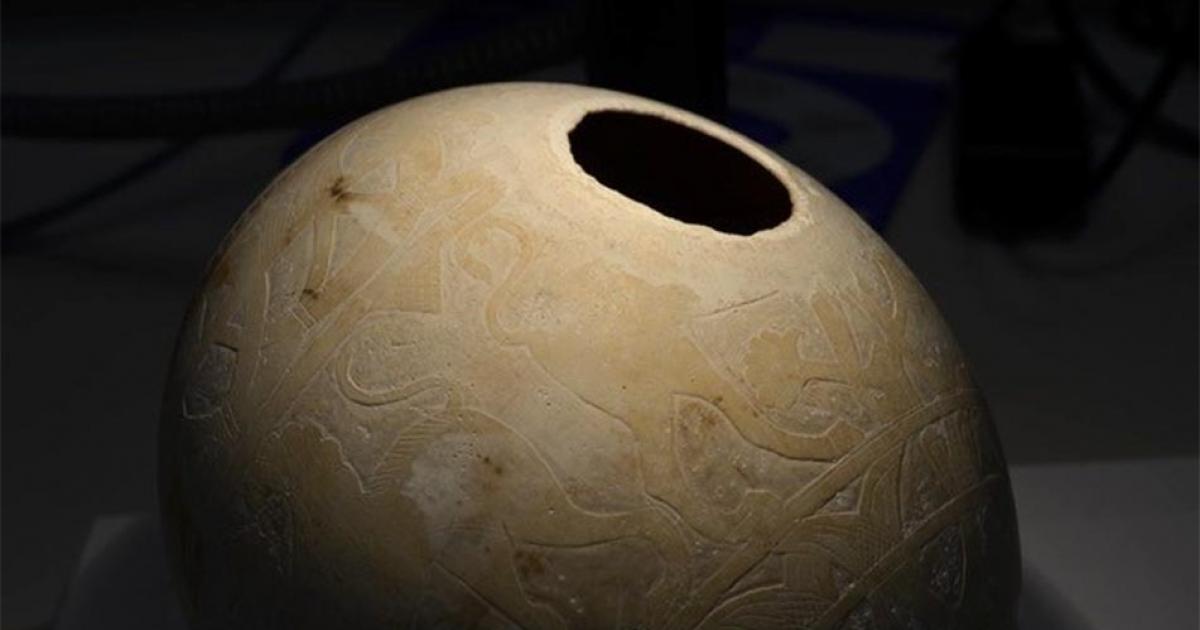 One of the decorated ostrich eggs used in the study.  Source: Tamar Hodos et al. / Antiquity Publications Ltd