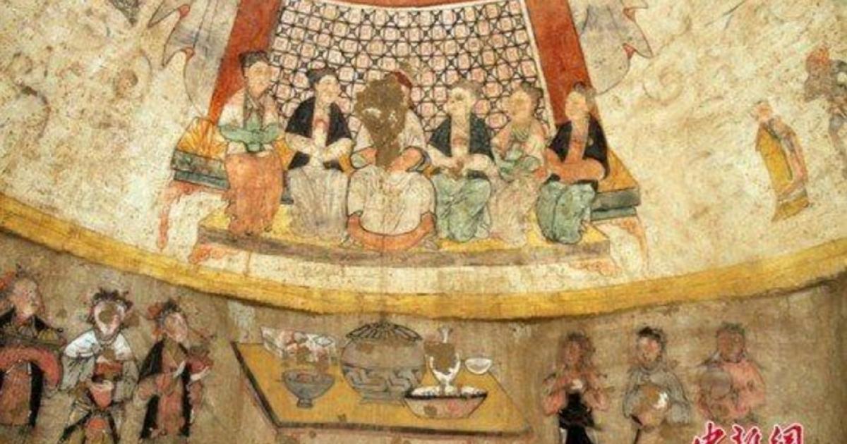 Paintings in a Yuan Dynasty tomb had beautifully painted scenes from stories of Filial Piety.