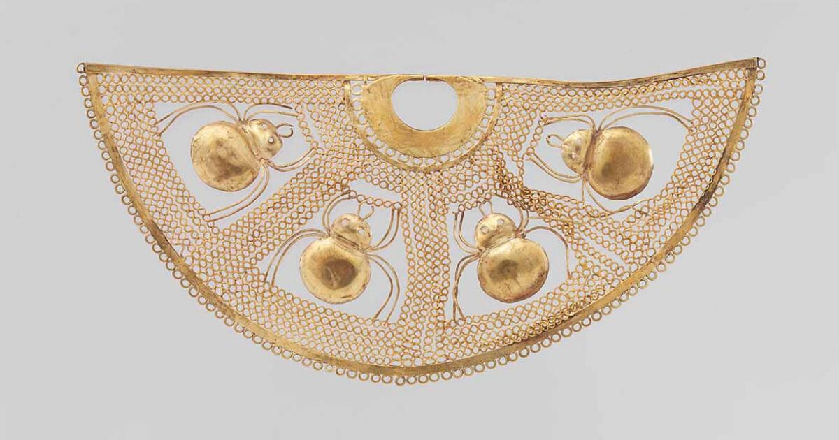 Peruvian nose ornament with spiders. Source: Metropolitan Museum of Art / Public Domain.