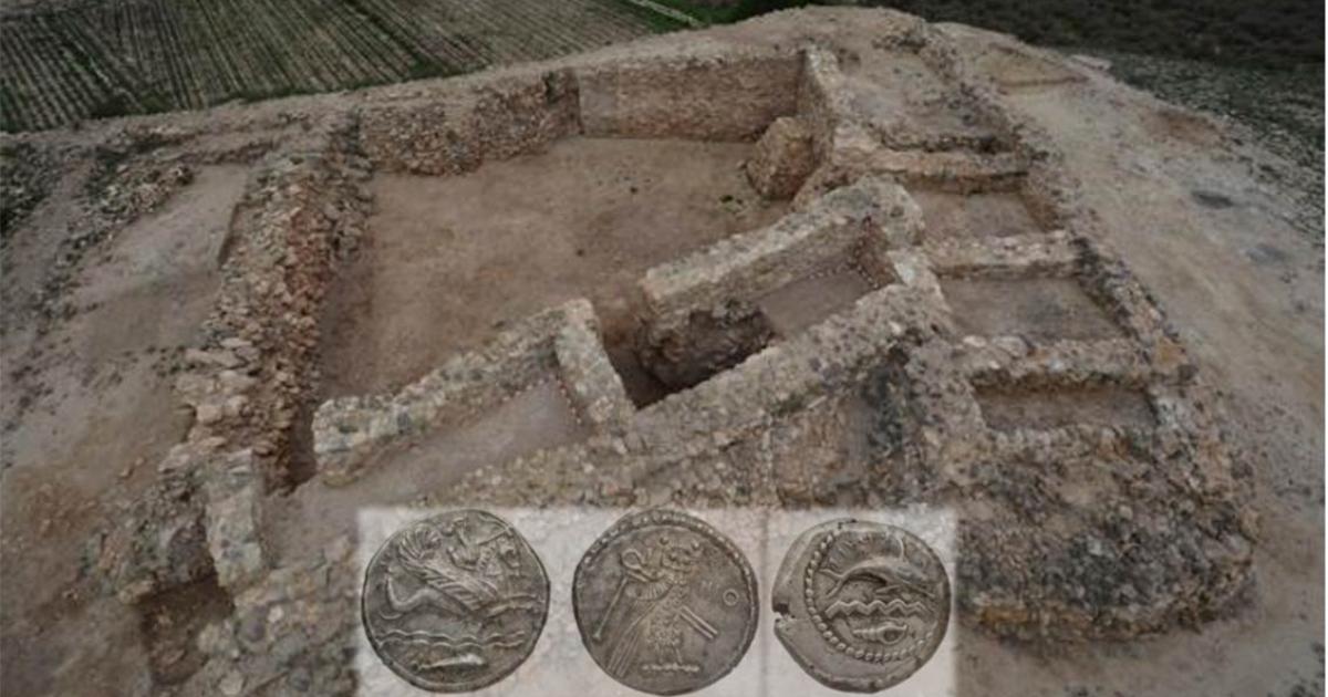 Aerial view of the Phoenician settlement at Cabezo Pequeño del Estaño in Alicante, Spain. Inset; Examples of Phoenician silver. Source: Fernando Prados/Public Domain/Public Domain