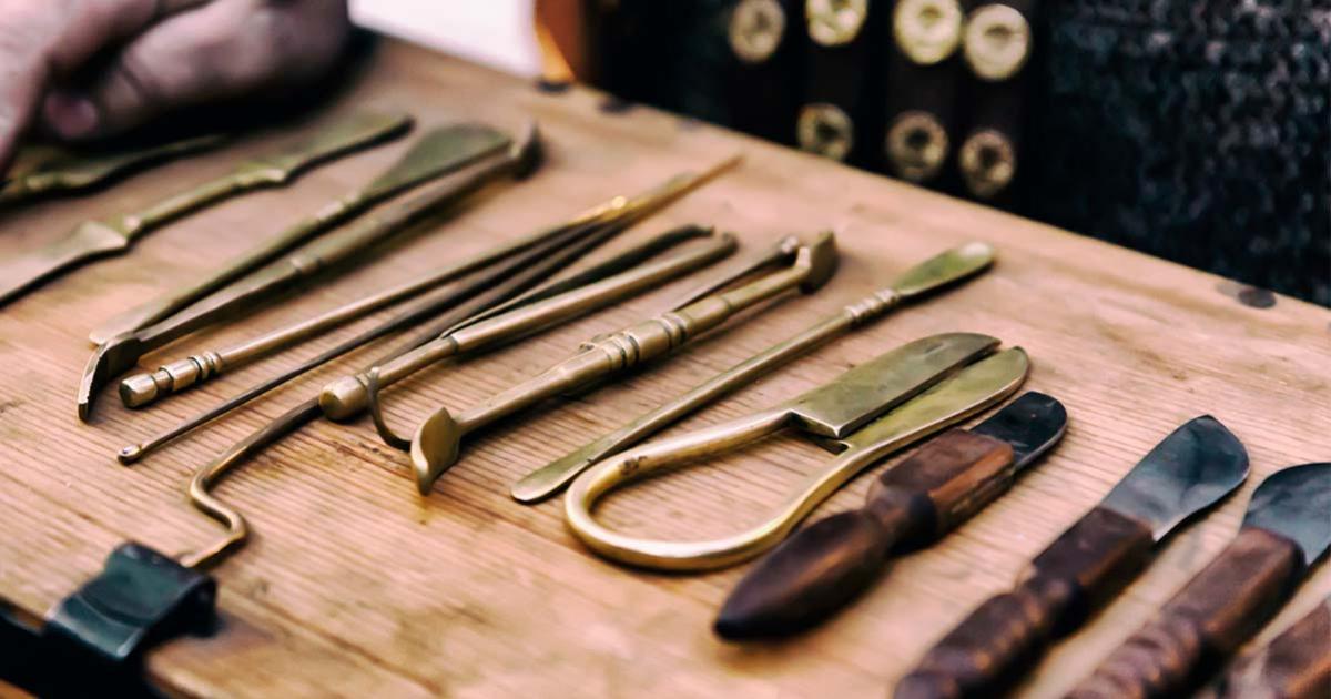 Pirate surgeon kit. Source:  Kai Beercrafter / Adobe Stock.