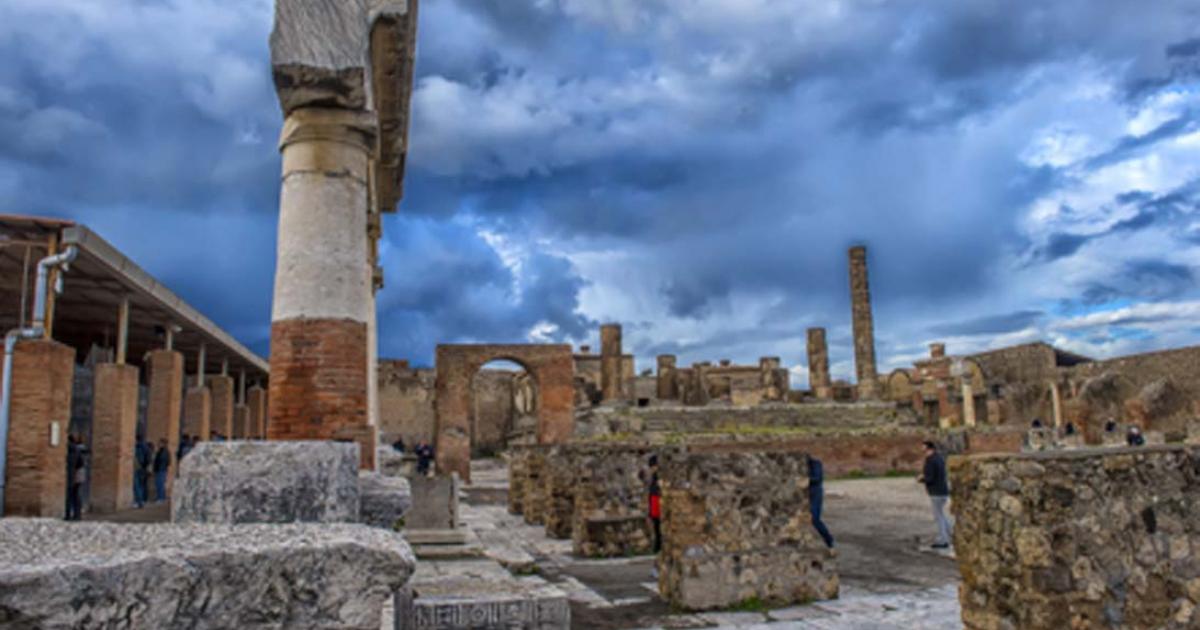 Unexploded Pompeii bombs from World War II may be hidden in the ancient ruins. Source: Evdoha / Adobe Stock.