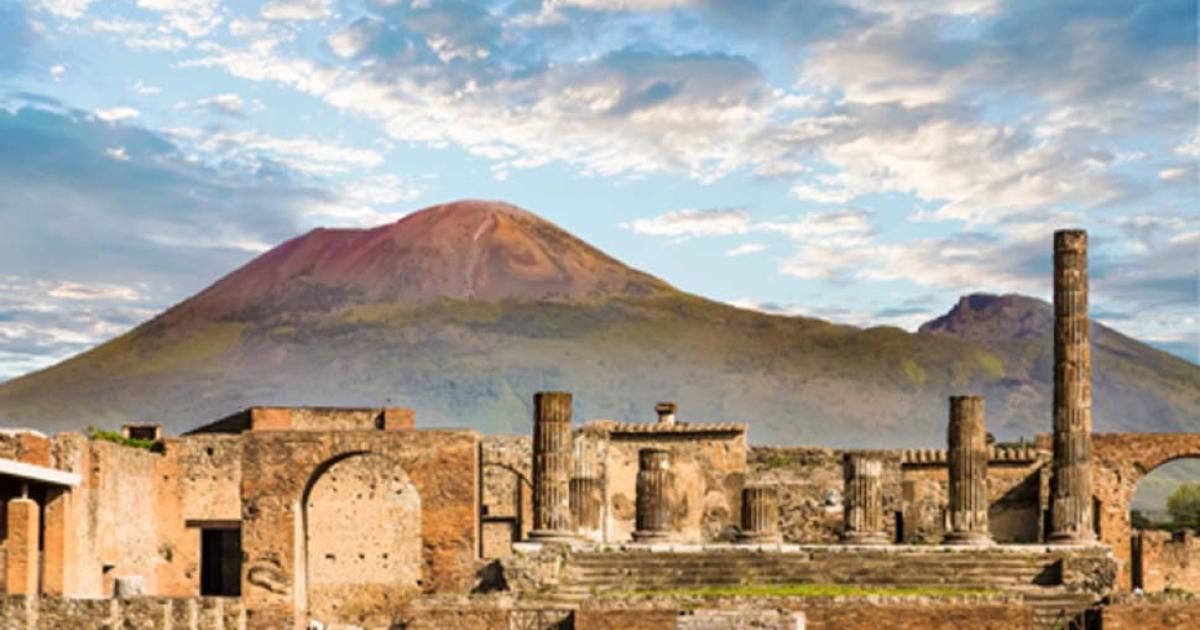 Mount Vesuvius and Pompeii. Source: dbvirago / Adobe Stock.