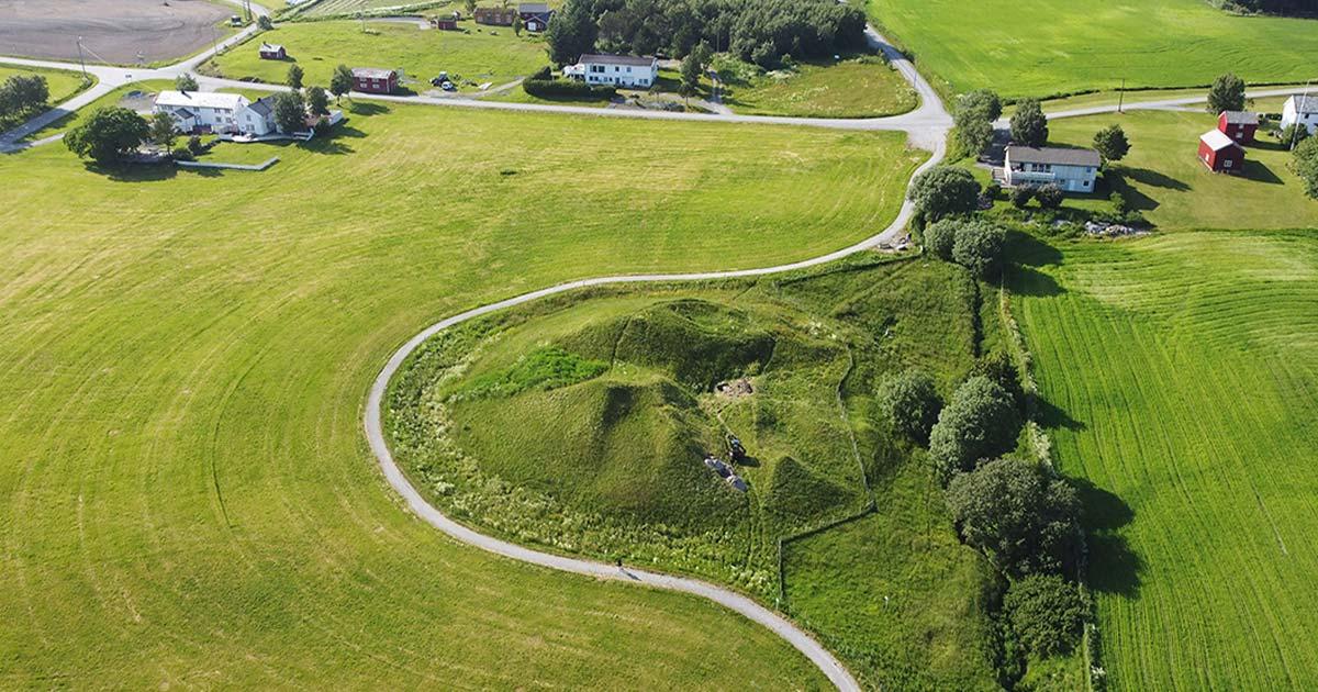 New excavations of the 1,300-year-old pre-Viking ship burial, referred to as Herlaugshaugen. Source: Hanne Bryn / NTNU Science Museum