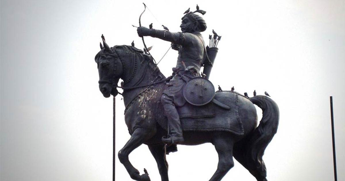 A statue of Prithviraja III at Qila Rai Pithora in Delhi   Source: CC BY SA 3.0