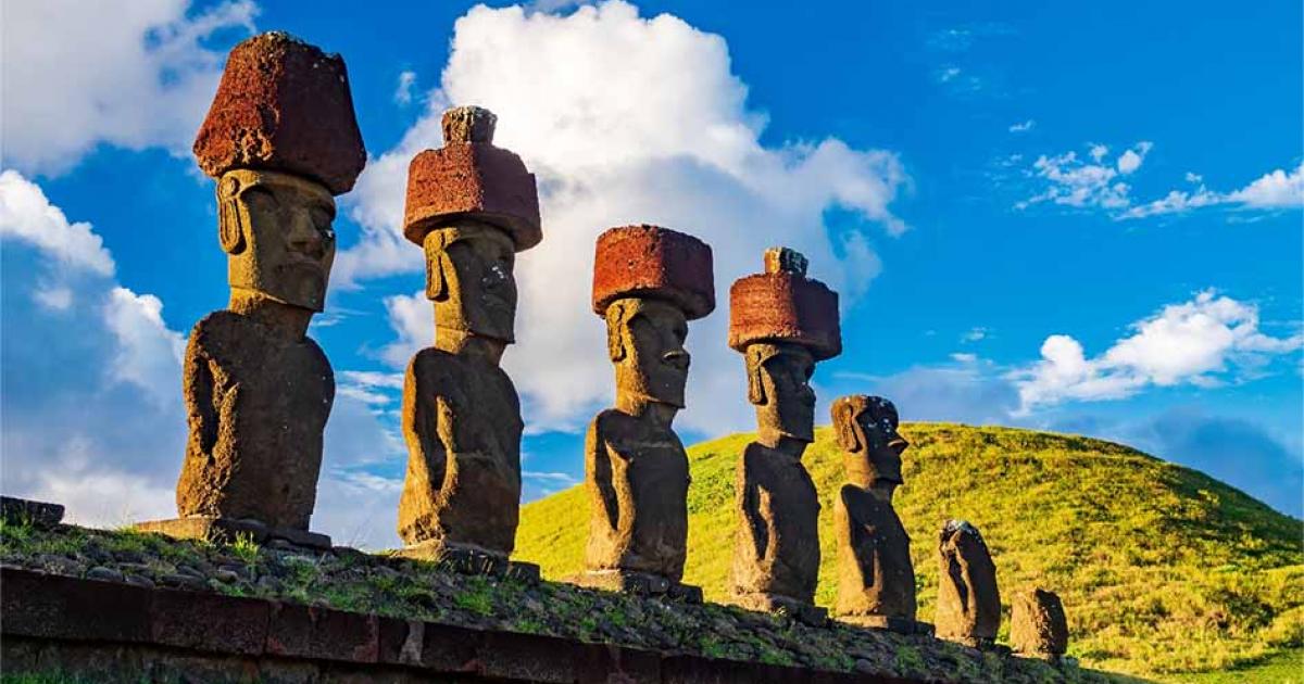 The foodstuffs found on the obsidian blades at Anakena in Rapa Nui suggest the islanders made the voyage to South America and returned. Source: F.C.G. / Adobe Stock.