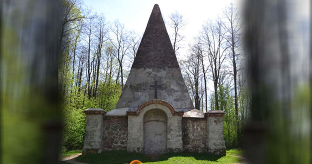 The tomb of Prussian Baron von Fahrenheid family, Rapa, Poland