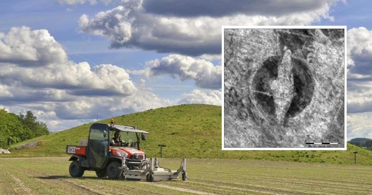 The Viking ship was found by georadar at Viksletta right next to the monumental Jell Mound in Østfold. 
