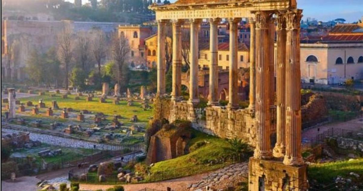 Remains of the oldest Forum building, the Temple of Saturn.  Source: Yasonya / Adobe Stock