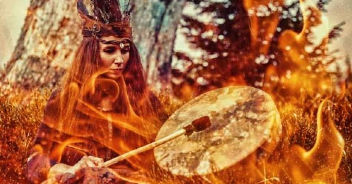 Representation of a young shaman woman.	Source: jozefklopacka/Adobe Stock