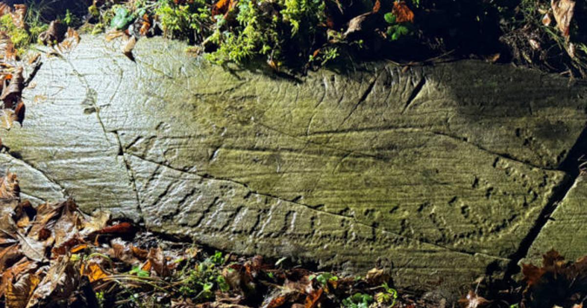 Rock carving of a boat with human figures, just found at Kolsåstoppen in Bærum.