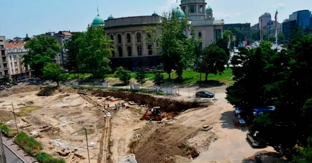 The site where the Roman necropolis and aqueduct have been discovered in Belgrade, Serbia.	Source: Belgrade City Museum/sveoarheologiji