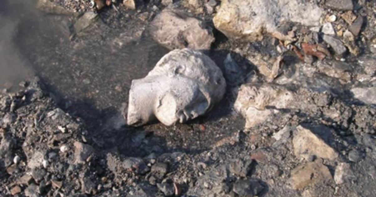 Discovered at the Salamis ruins, a marble head from an ancient Greek statue. Source: Maraba / Greek Ministry of Culture.