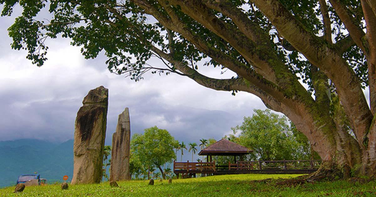 Soaba Stone pillars