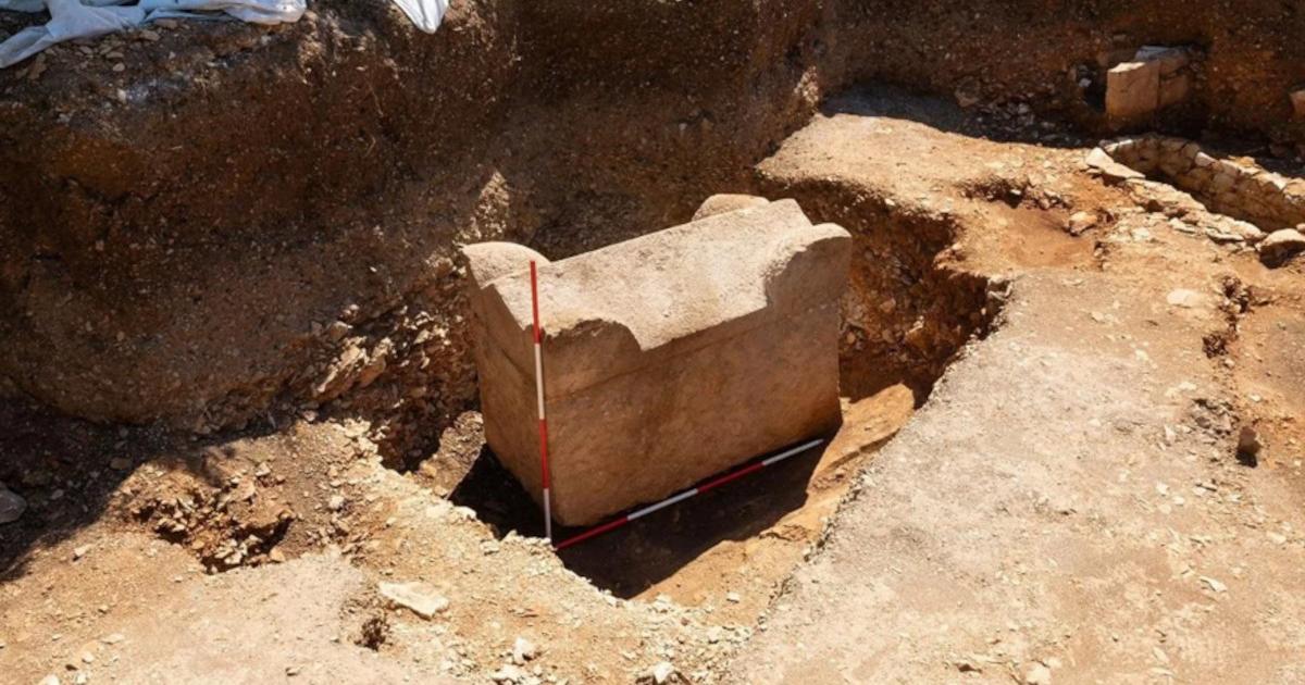 Rare sealed Roman sarcophagus found untouched after 1,500 years in ancient Epidaurum.
