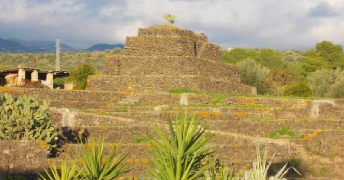 Pietraperzia, an example of one of the pyramids in Sicily. Source: Università degli studi di Catania