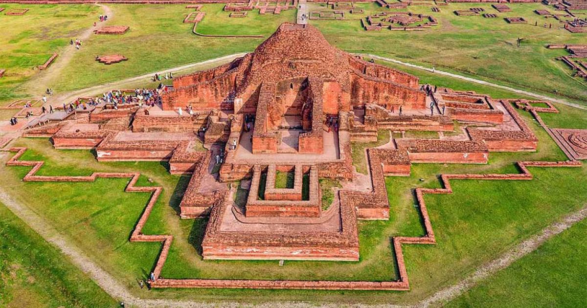 Somapura Mahavihara, is among the best-known Buddhist viharas on the Indian subcontinent and is one of the most important archaeological sites in Bangladesh. Source: Abdulmominbd / CC BY-SA 4.0