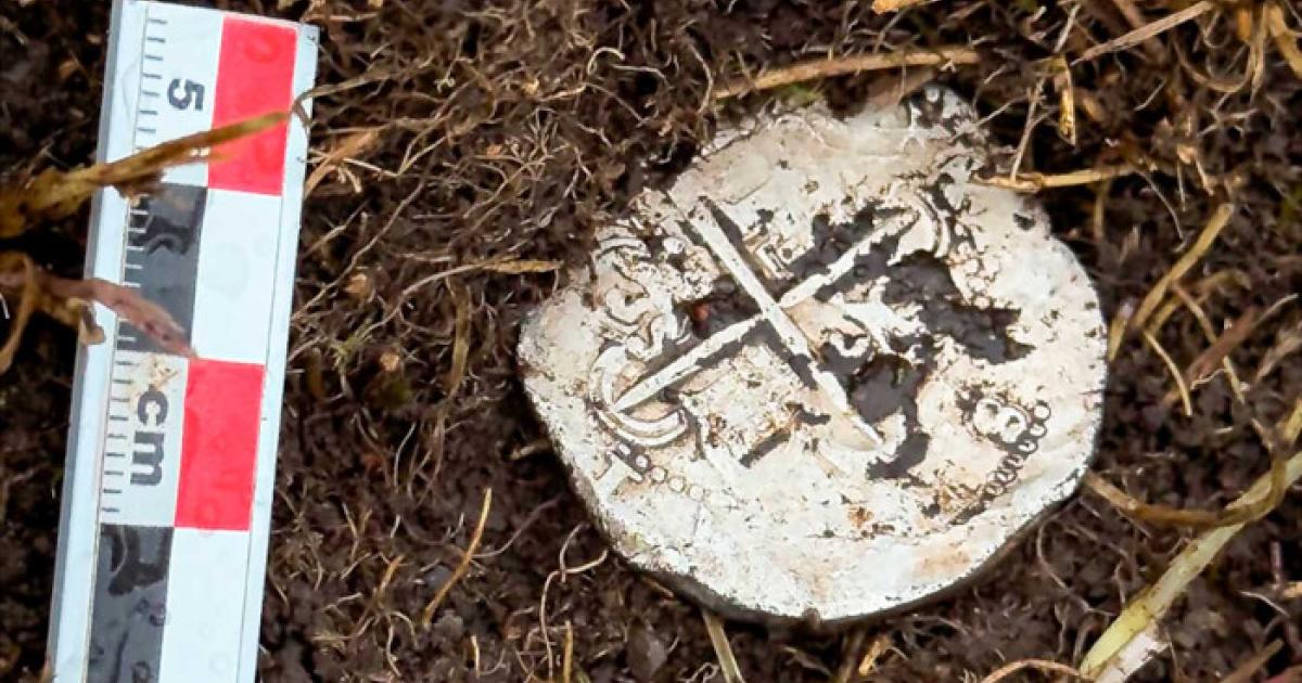 The silver Port Famine coin.