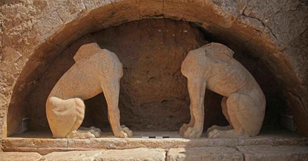 Sphinxes Revealed in Newly-Discovered Ancient Greek Tomb