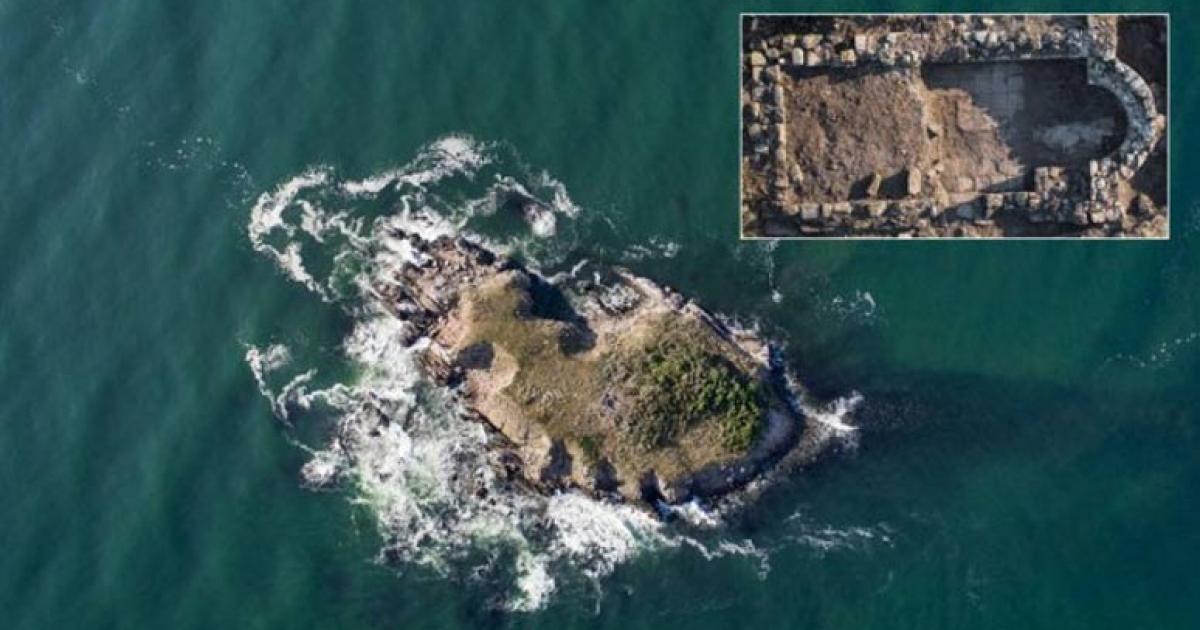 St. Thomas Island. (Inset:12th – 14th century monastery)