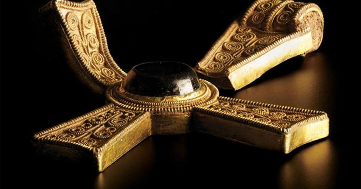 A gorgeous example of a gold cross found in the Staffordshire Hoard.