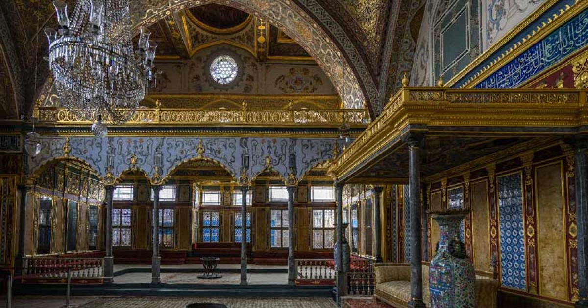 Sign Language Only in the Topkapi Palace of Suleiman!