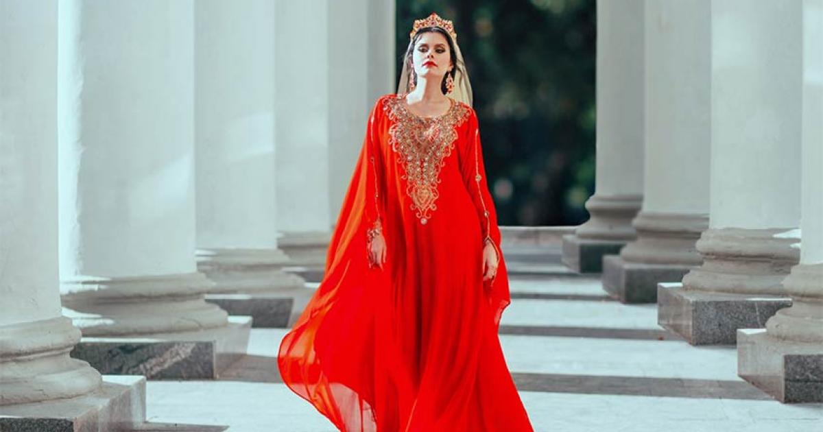 Sultan Razia never gave up her rightful place as heir. One Friday, dressed in red, the color of protest, she visited Quwwat-ul-Islam mosque to appeal to her people for justice. Source: kharchenkoirina / Adobe Stock