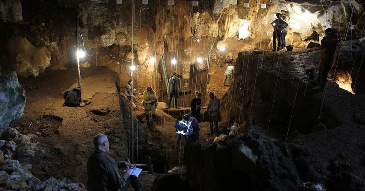 Investigators in Tam Pà Ling Cave in northern Laos. Source: Kira Westaway/ The Conversation